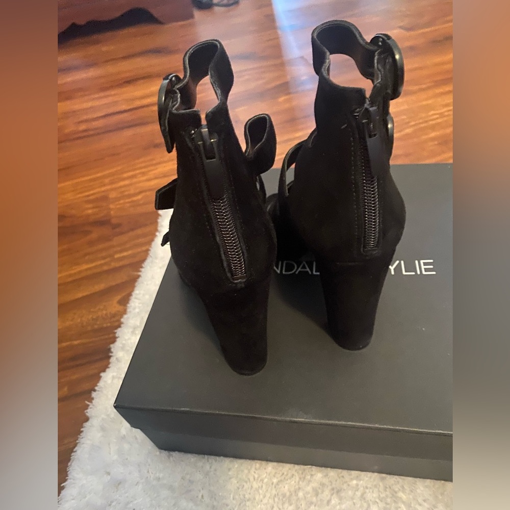 Blk suede open strappy boot - Picture 3 of 7